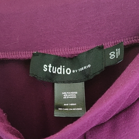 Studio By Torrid Ruched Ankle Pants - Picture 2 of 8